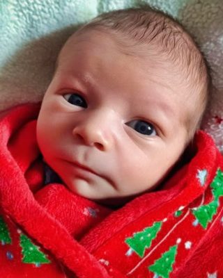 Después de que nació nuestro bebé, mi esposo empezó a salir a escondidas todas las noches: decidí descubrir por qué.