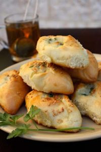 🥖Små bullar fyllda med färskost, kalkonskinka och jalapeños🌶️🧀
