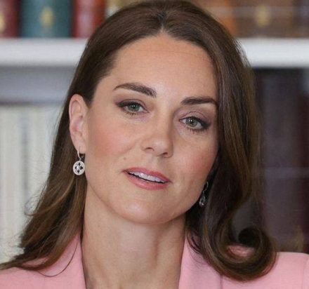 “Hej då, Kate”: Kungafamiljen är förkrossad, Kate Middleton har just förlorat sin kamp mot… Se den första kommentaren.
