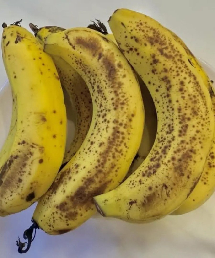 Läkare avslöjar att att äta bananer på kvällen leder till… Se nedan