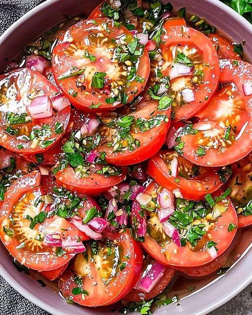 Smakrik marinerad tomatsallad