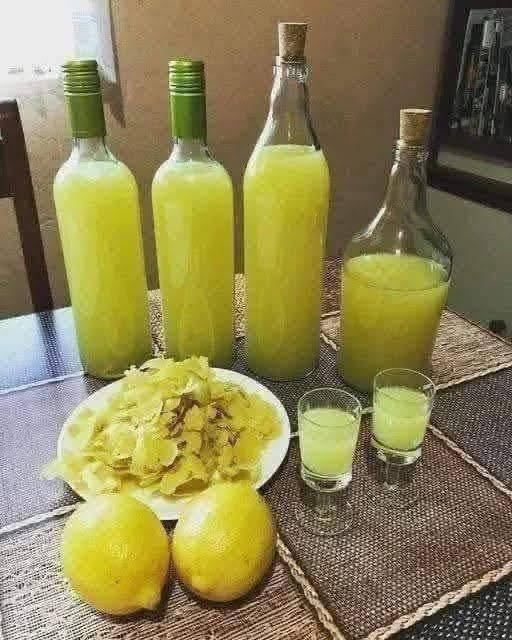 Uppfriskande ingefära-citron-wellnessvatten