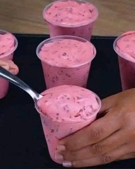 Kolhydratfri jordgubbsmousse