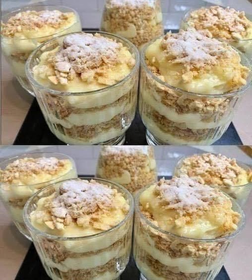 När jag känner mig lat gör jag alltid den här efterrätten. “Napoleon i glas”: en fingerslickande godhet. Uppäten på 2 minuter.